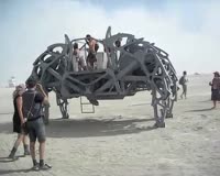 waptrick.one Burning Man 2008 - Giant Walking Spider Machine