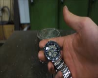 waptrick.com Crushing Watch With Hydraulic Press