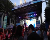 waptrick.one Magic Tricks at Vidcon 2018 - Zach King