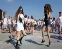 waptrick.com Shuffle Cutting Shapes at Holi Festival - Lion 2018