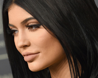 Kylie Jenner Pose