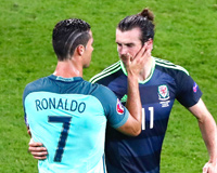 Ronaldo Shows His Respect