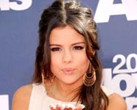 Selena Gomez 28
