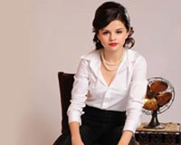 Selena Gomez Like A Business Woman